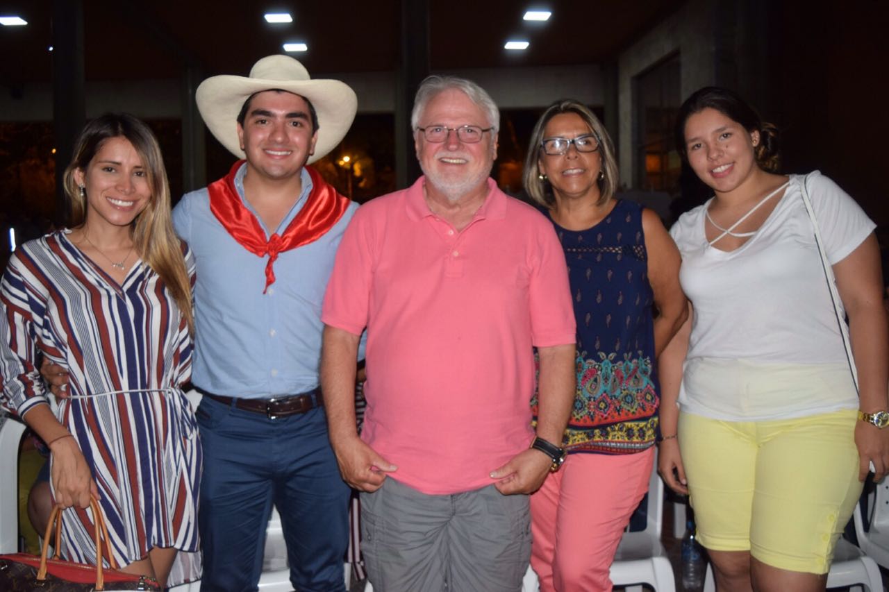 Angela Maria Perez, Juan Sebastian Gutierrez, Chris Kreybig, Maria Victoria Bravo Motta y Liliana Bravo.